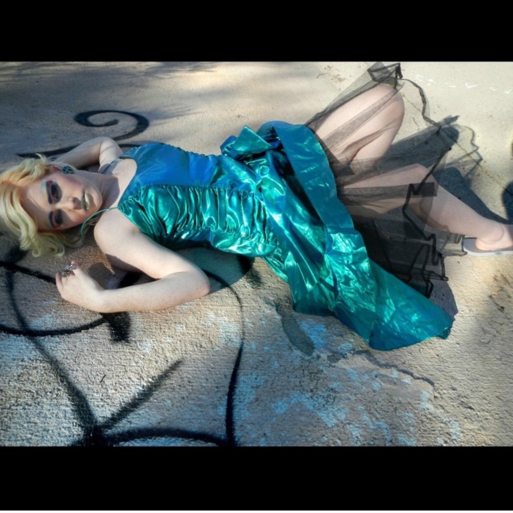 VINTAGE RETRO PROM MERMAID DRESS METALLIC 80’S BOW